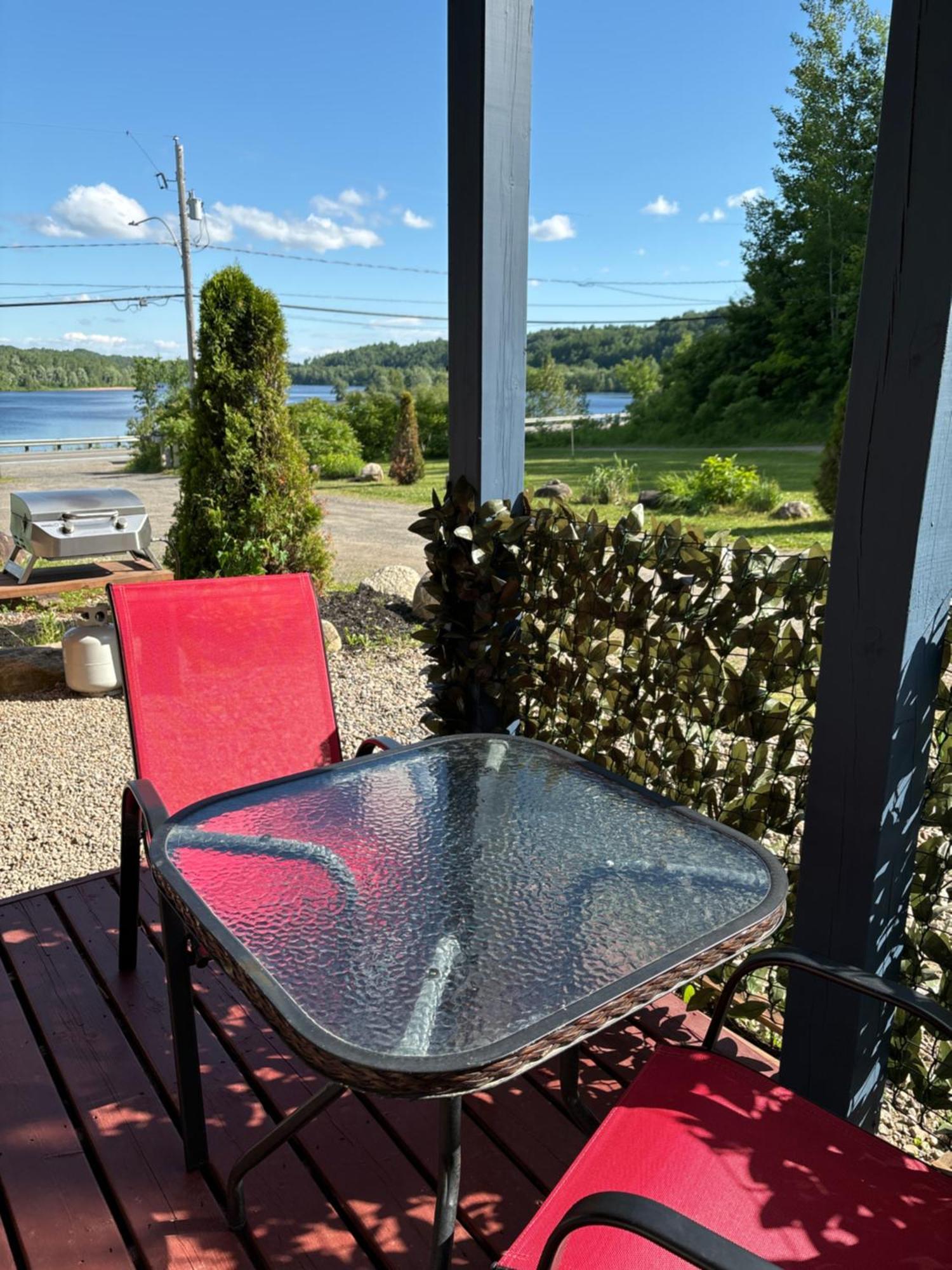 Domaine De La Baie, Les Suites Shawinigan Eksteriør bilde